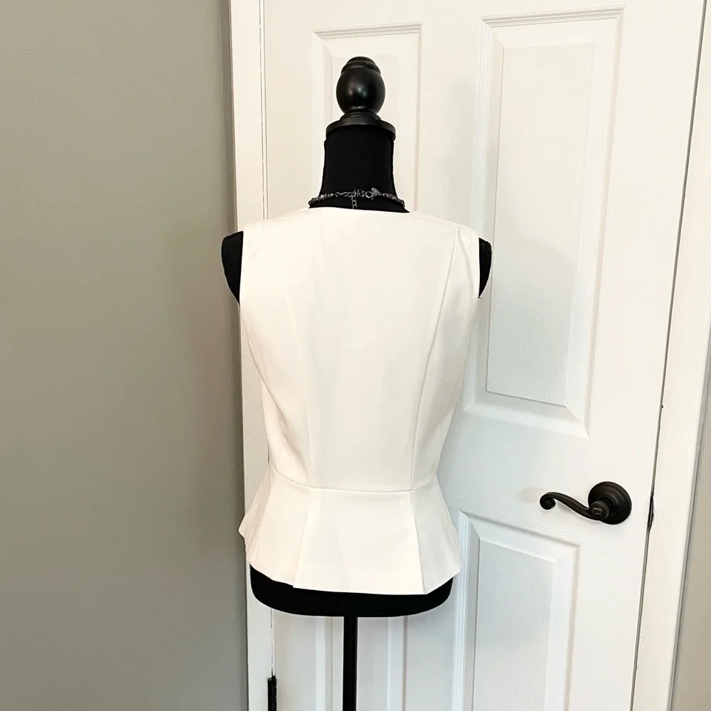 White House Black Market Top🖤🤍NWOT - Picture 6 of 10